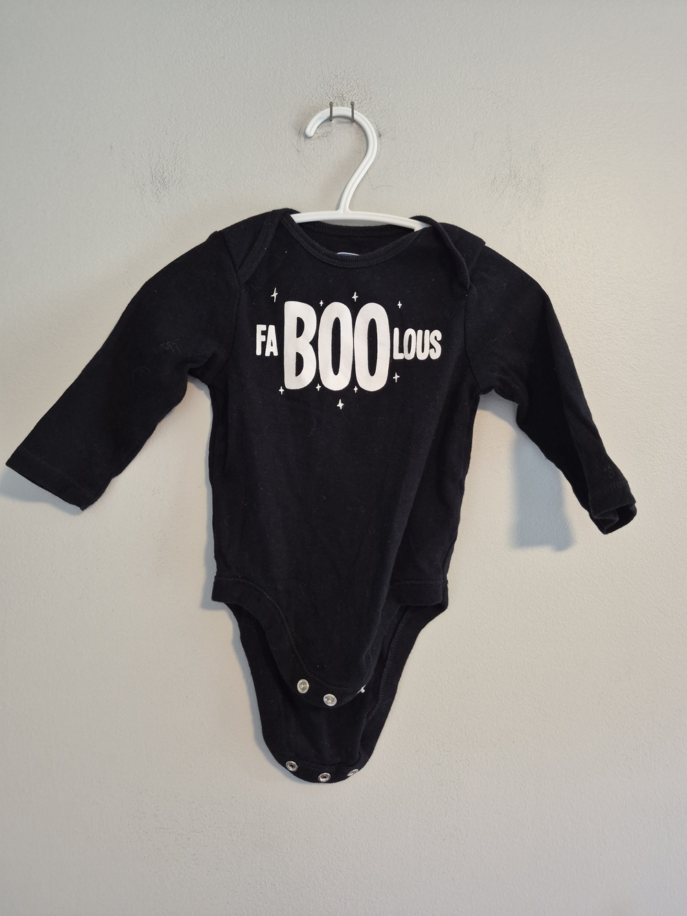 Old Navy 3/6m Black Long-Sleeve 'FA-BOO-lous' Halloween Long Sleeve Onesie